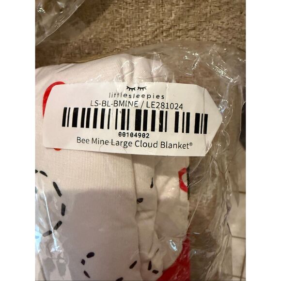NWT Little Sleepies Bee Mine Large Bamboo Cloud Blanket - Picture 5 of 5